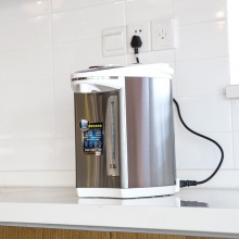得力85601電熱水瓶-5L