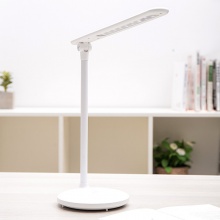 得力4328_LED充電臺燈(白)